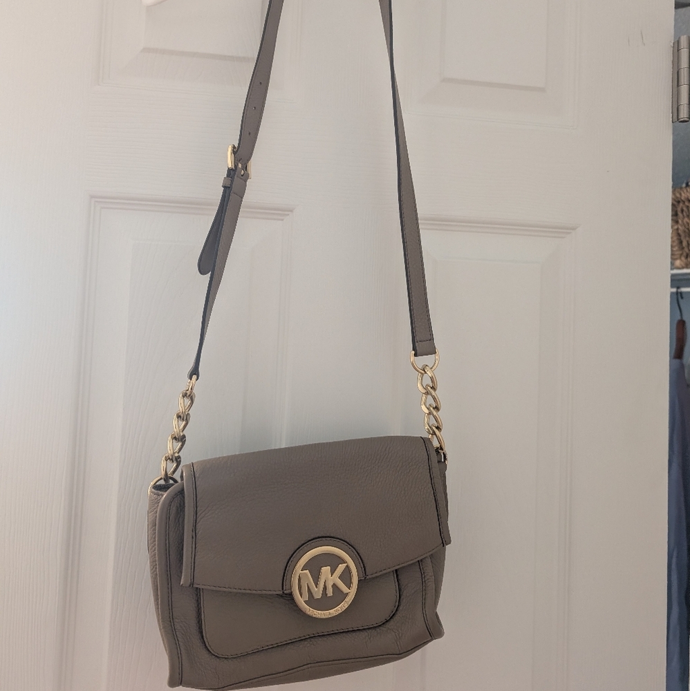 GUC Michael Kors gray/tan leather crossbody